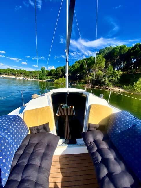 Boat trip  on the San Juan reservoir, Madrid - Key Points  