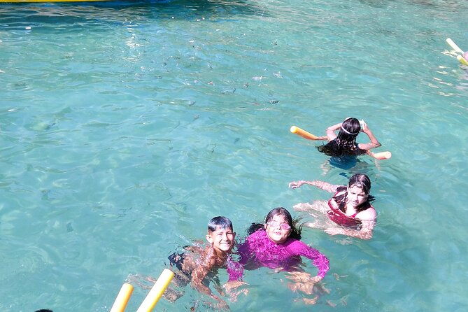 boat-trip-through-the-bay-of-paraty