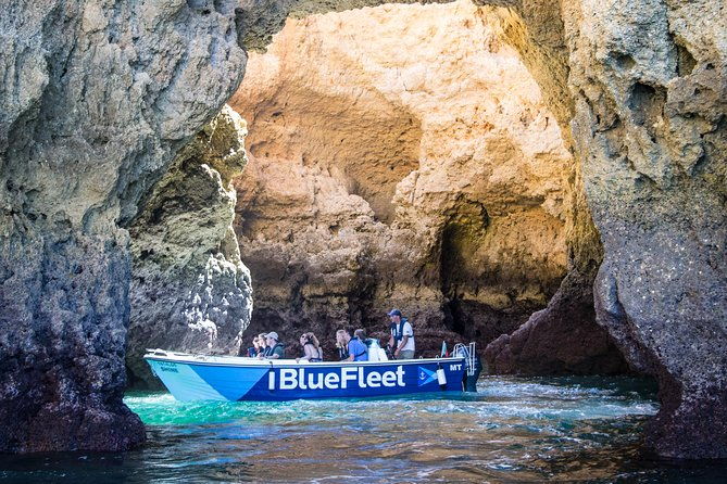boat-trip-to-ponta-da-piedade-from-lagos
