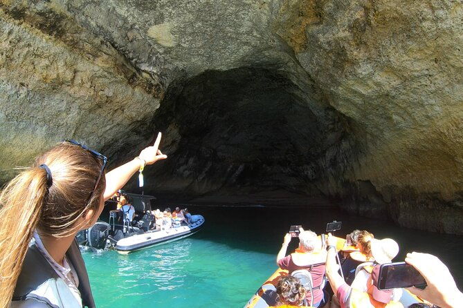 boat-trip-to-the-caves-of-benagil