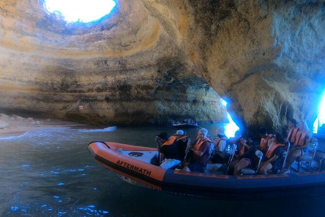 boat-trip-to-the-caves-of-benagil