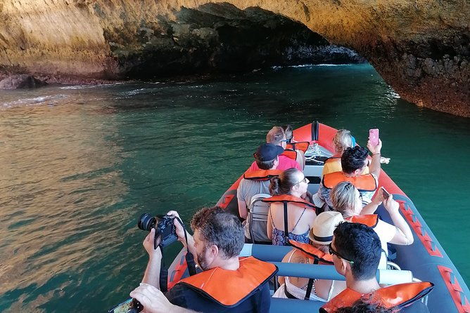 boat-trip-to-the-caves-of-benagil