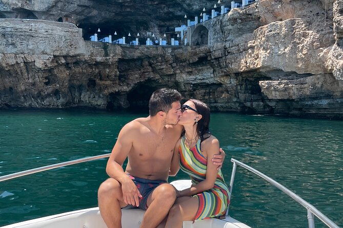 boat-trip-to-the-polignano-a-mare-caves