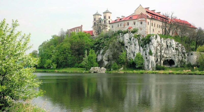 Boat trip to Tyniec: Benedictine abbey and gourmet break - Practical Details: What to Expect