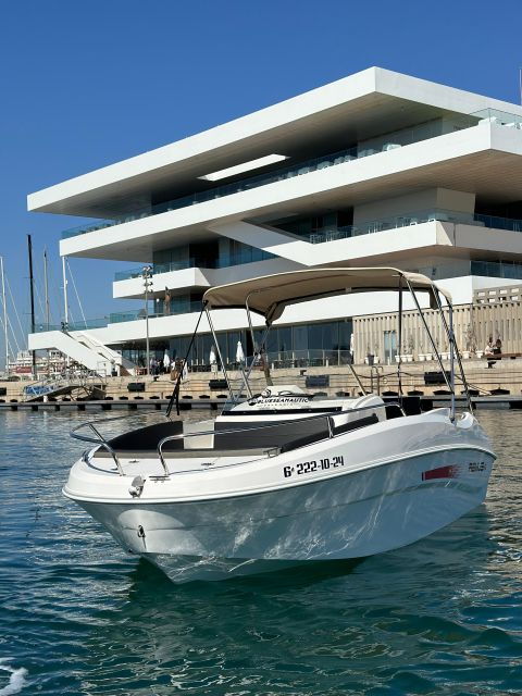 boat-without-a-license-in-valencia