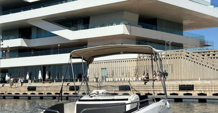 boat-without-a-license-in-valencia