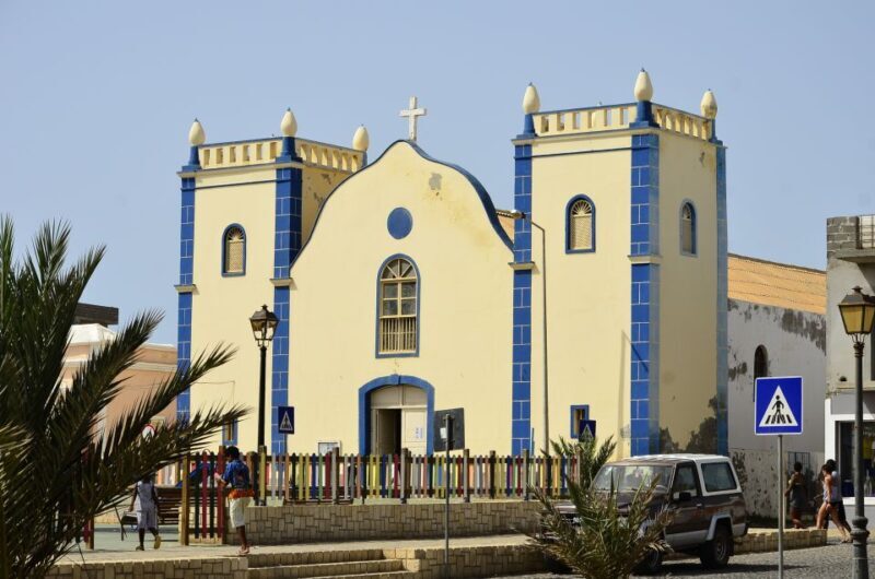 Boavista: Rabil, Shipwreck, City, Snacks & Drinks - 4x4 Tour - Who Might Want to Consider Other Options?
