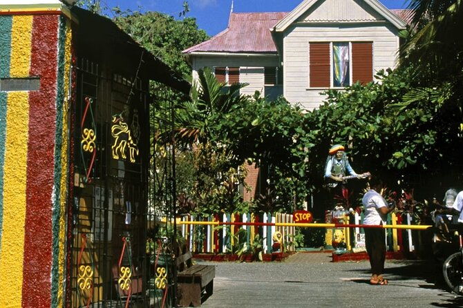 bob-marley-mausoleum-in-nine-miles-st-anns-private-tour