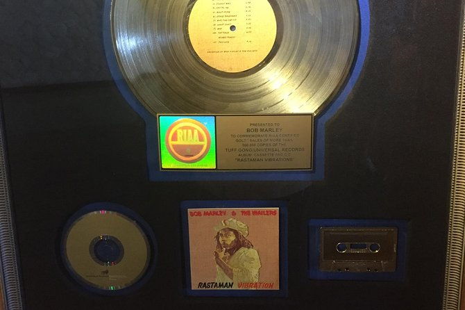 bob-marley-mouseleum-and-museum-from-negril-and-montego-bay