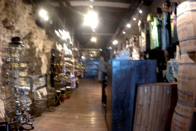 bob-marleys-mausoleum-tour