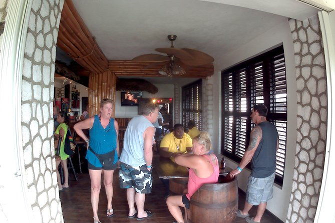 bob-marleys-mausoleum-tour