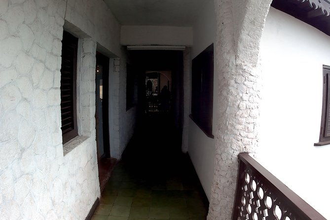 bob-marleys-mausoleum-tour