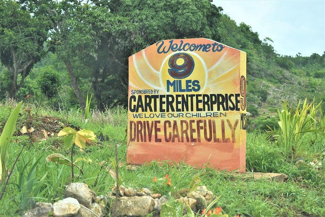 bob-marleys-nine-mile-day-trip-with-admission-guided-tour-from-runaway-bay