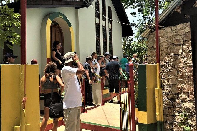 bob-marleys-nine-mile-day-trip-with-admission-guided-tour-from-runaway-bay