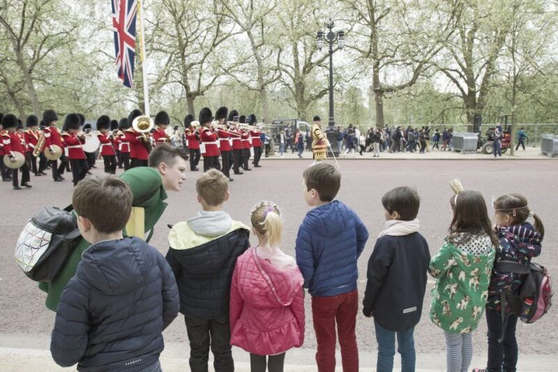 bobbies-corgis-and-the-7-lions