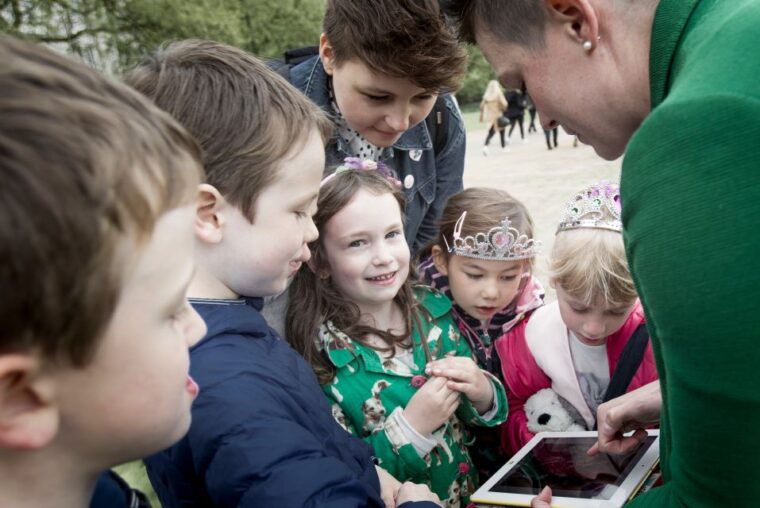 bobbies-corgis-and-the-7-lions