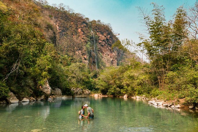 boca-da-onca-waterfall-tours