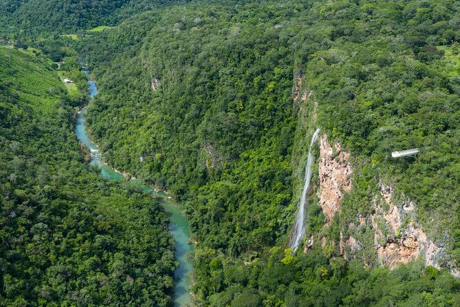 boca-da-onca-waterfall-tours