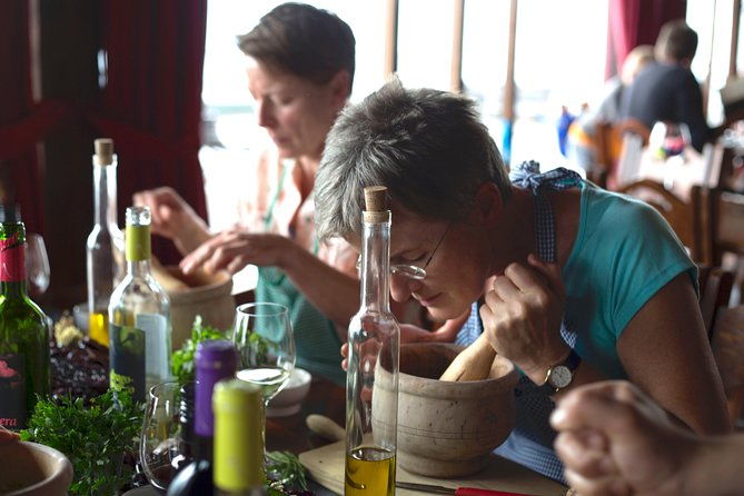 bodegas-monje-winery-ticket-w-wine-tasting-mojo-sauce-workshop