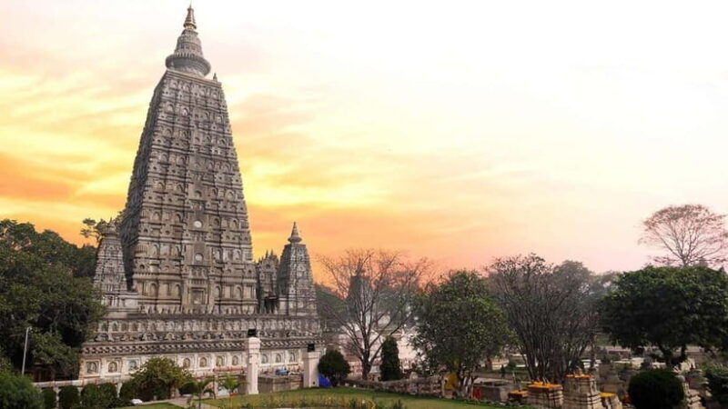 Bodhgaya: Buddhist Pilgrimage Temple & Monastery Day Tour - What to Expect During the Day