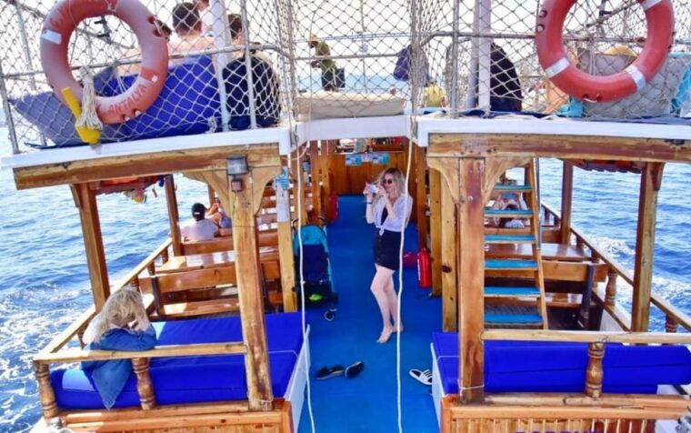 bodrum-boat-tour-with-lunch-beaches-and-islands