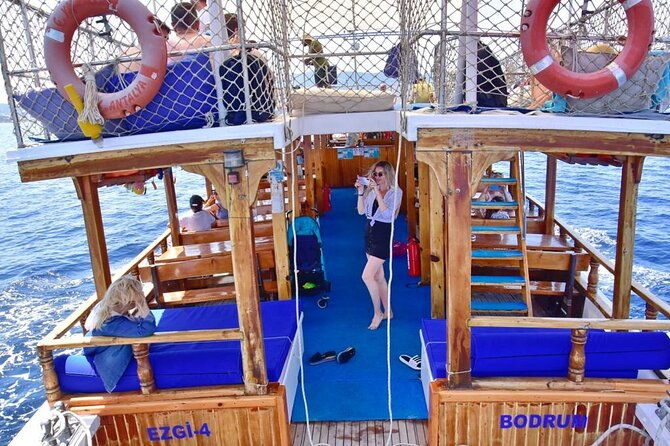 bodrum-boat-trip-with-lunch-and-all-soft-drinks