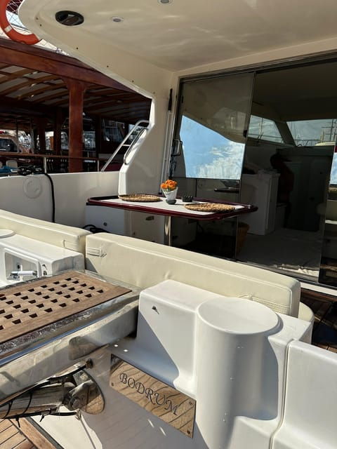 bodrum-private-motoryacht-tour-with-swimming-stops-lunch