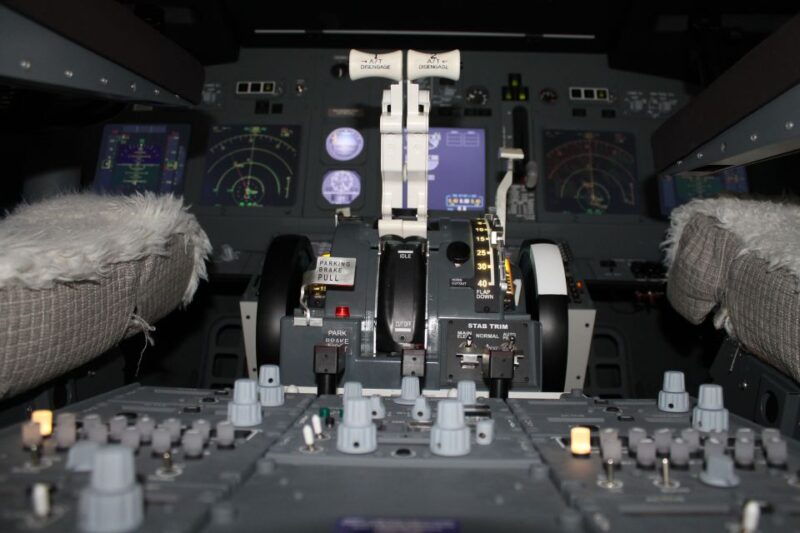 boeing-737-800ng-professional-flight-simulator-50-minutes