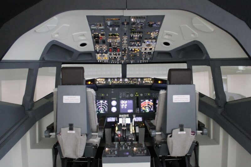 boeing-737-800ng-professional-flight-simulator-50-minutes