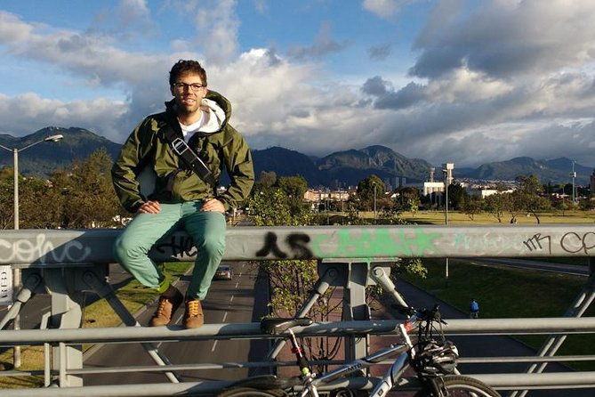 bogota-bike-tour-with-street-art