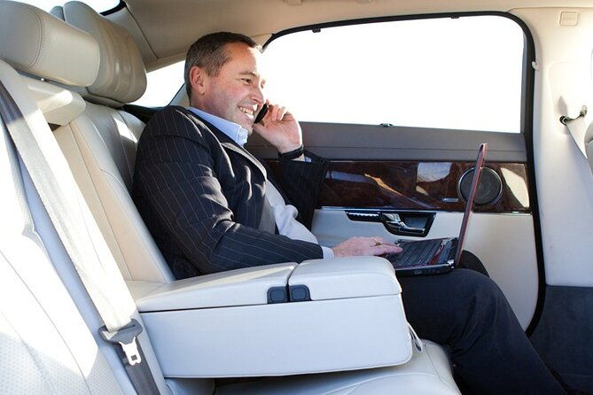 bogota-private-luxury-transfer-airport-pick-up-or-drop-off-suv-mercedes-benz