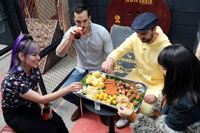bogota-street-urban-tour-with-fruits-graffiti-and-private-guide