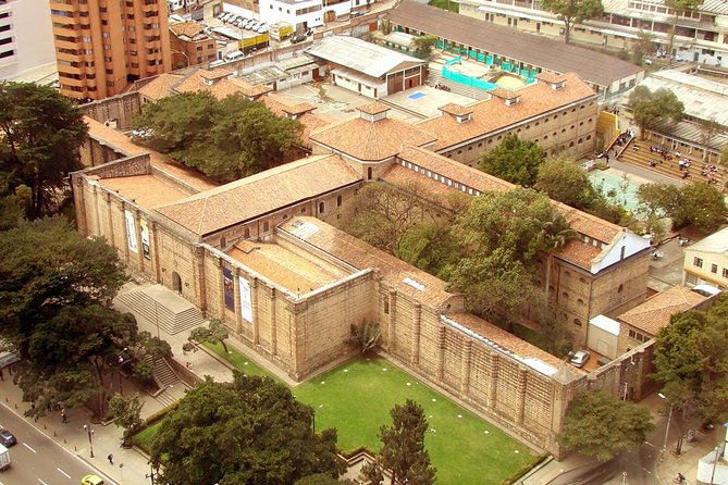 bogotas-national-museum-guided-tour-with-transport