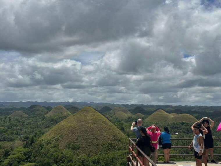 bohol-chocolate-hills-loboc-river-cruise-and-buffet-lunch