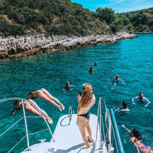 Bol: Catamaran Cruise with Lunch, Drinks, and Swim Stops - FAQ