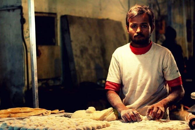 Bold bites on Karachis Burns Road - Bold Bites on Karachi’s Burns Road: A Food Lover’s Guide