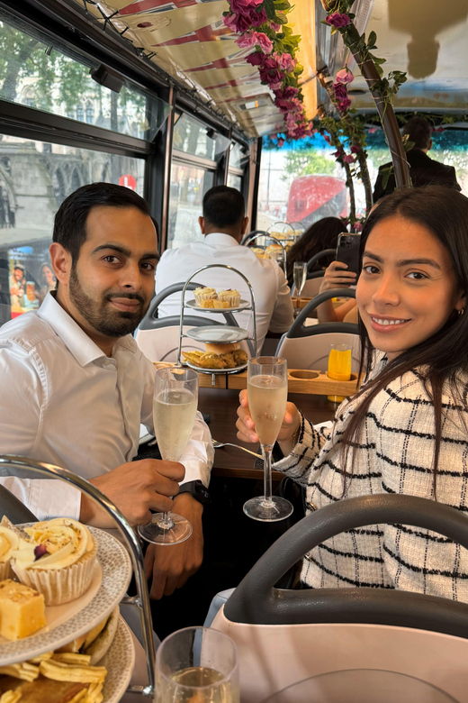 bollywood-night-bus-with-optional-live-singer