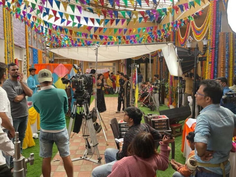 Bollywood Sightseeing and Celebrity Home Tour by Private Car - Key Points