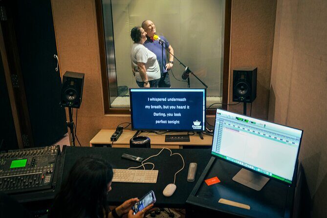 Bollywood Tour - The Guide: Your Enthusiastic Bollywood Enthusiast