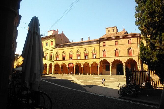 bologna-a-walk-into-history