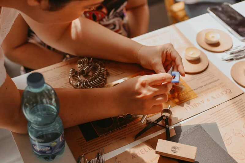 bologna-brunch-jewelry-model-your-own-ring-in-wax