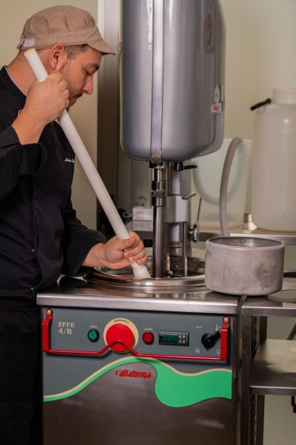 bologna-casalecchio-private-gelato-class-with-rich-tasting