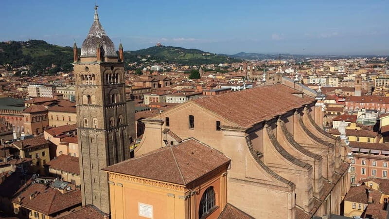 Bologna: Churches and Cathedrals Walking Tour - The Value of Guided Expertise