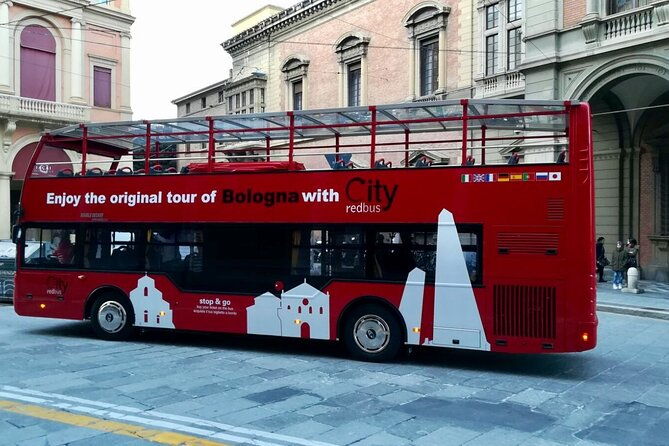 bologna-city-red-bus-and-food-tasting-2