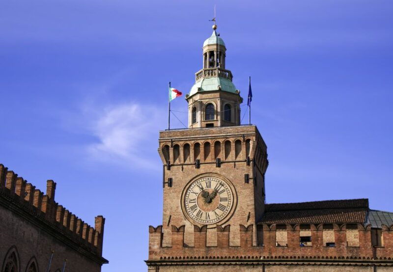 bologna-clock-tower-audio-guide-and-food-tasting