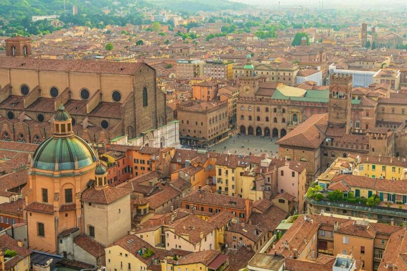 bologna-express-walk-with-a-local-in-60-minutes