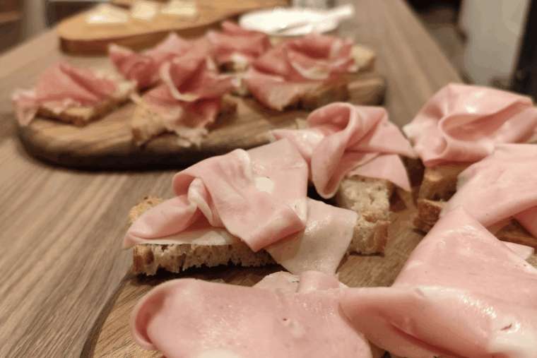 bologna-food-and-wine-tasting-with-interactive-game