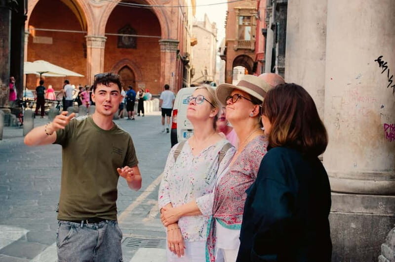 Bologna: Food and Wine Walking Tour with Tastings - Practical Tips for the Perfect Tour