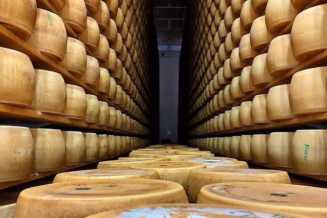 bologna-food-experience-factory-tours-family-style-lunch
