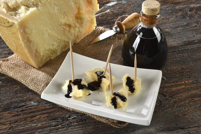 bologna-food-tasting-box-audio-guided-tour-with-food-tasting